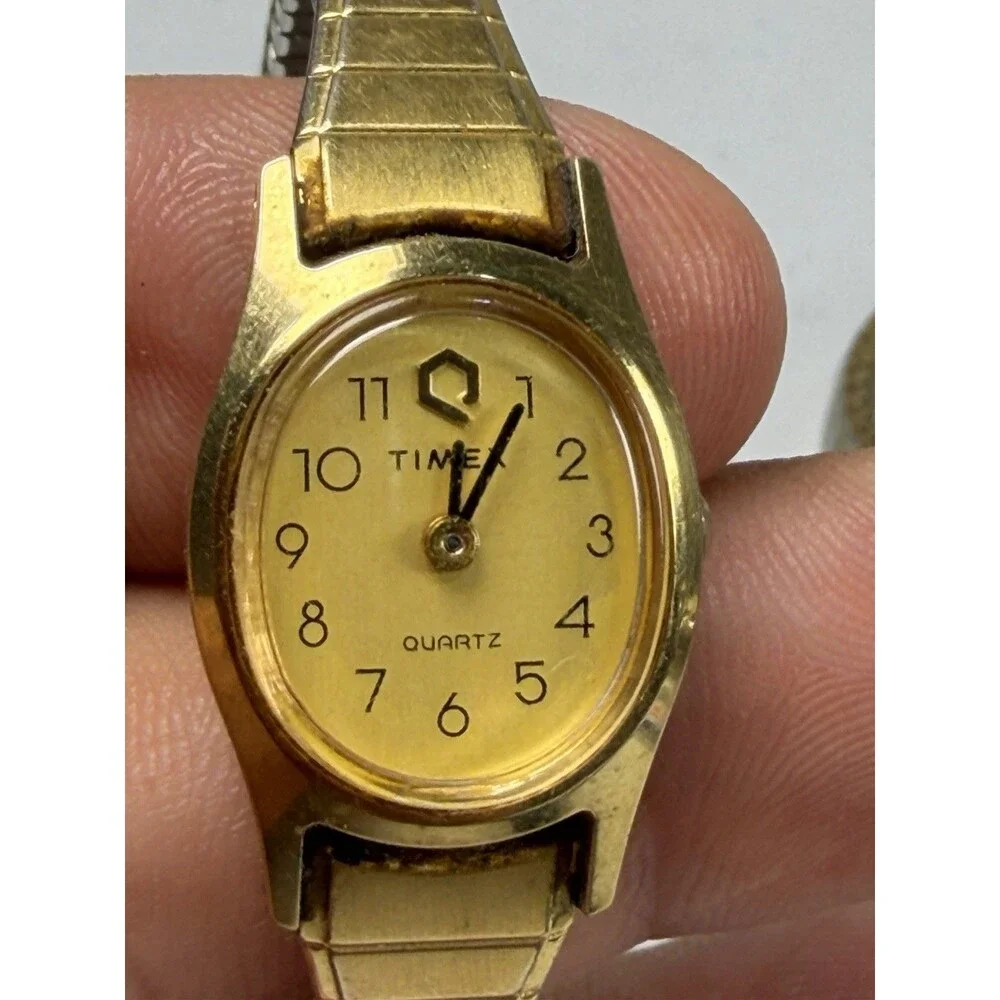 Lot of 2 Timex Quartz Watches Indiglo Parts Repair Not Running